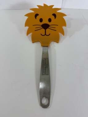 Amco William Sonoma Lion Shaped Nonstick Flexible Spatula